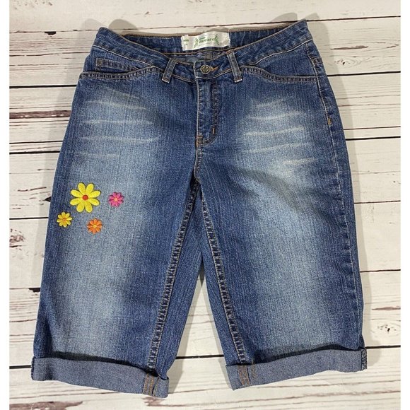 Green Apparel Jean Shorts Womens Size 6 Denim Embroidered Flowers Long Hippie - Picture 8 of 9